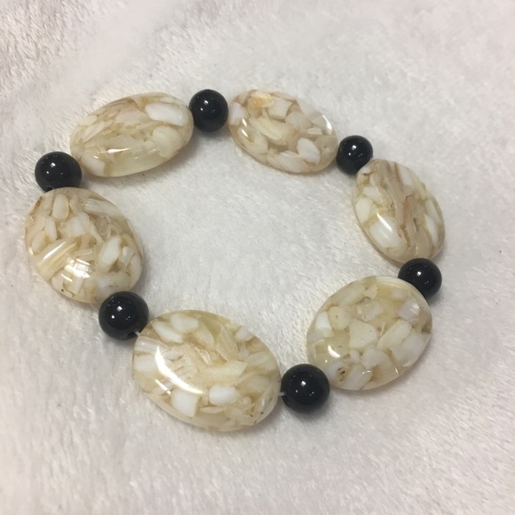 Bracelet beige and black bead - Picture 1 of 2